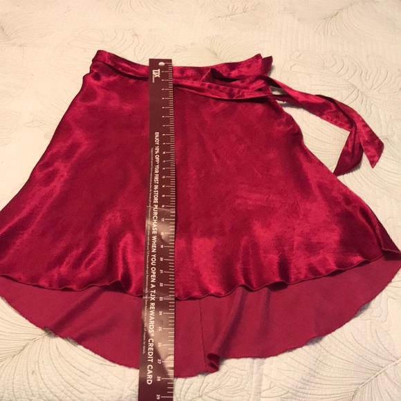 Club Monaco High-low hem skirt - Picture 5 of 10